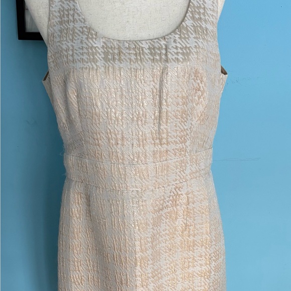 Banana Republic Dresses & Skirts - Banana Republic Textured Cream Midi Dress